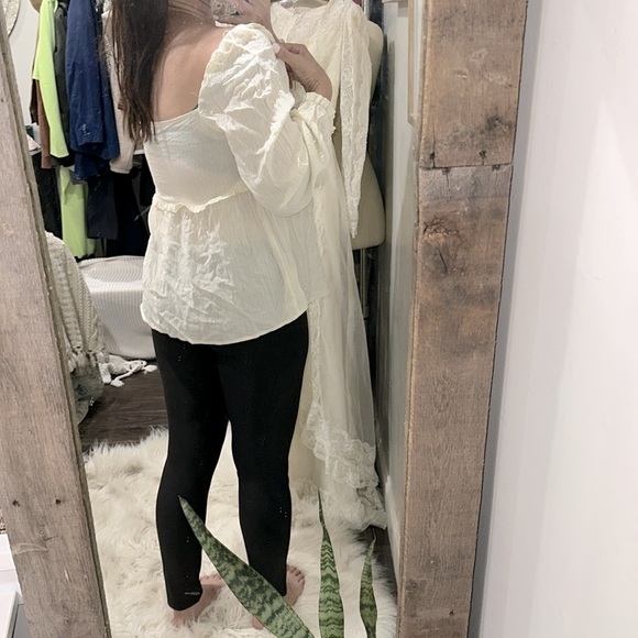 Umgee Off-Shoulder Cream boho Top size large - Picture 3 of 4